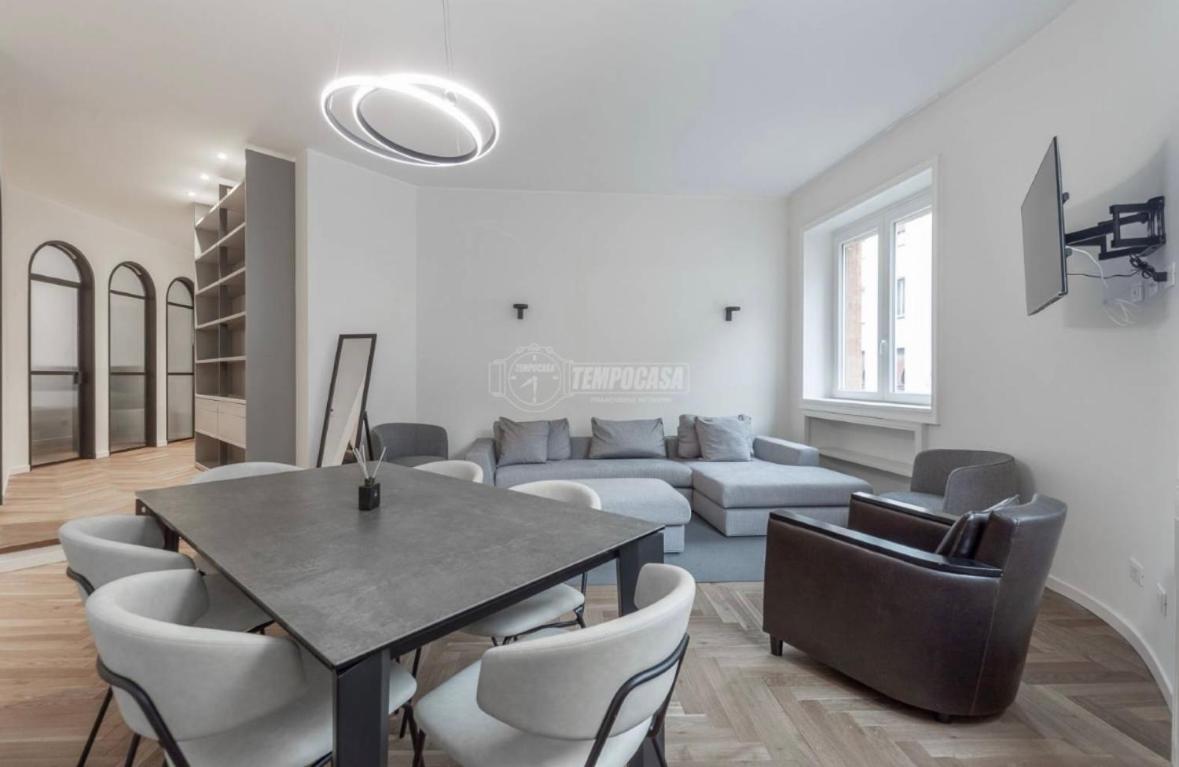 Milano: Bellissimo Appartamento In Pieno Centro Luaran gambar